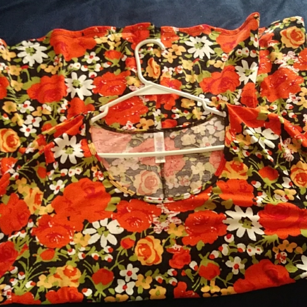 Lularoe perfect T